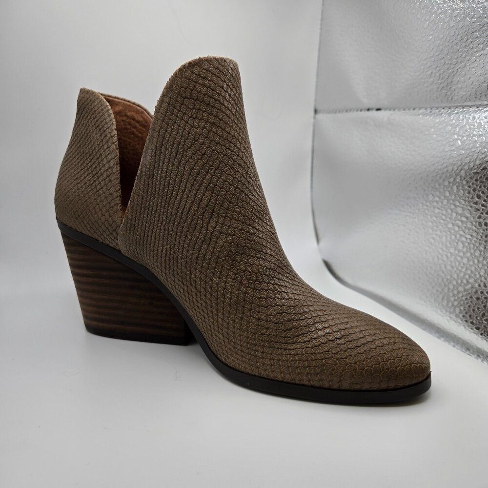 NWOT Lucky Brand leather Lezzlee Bootie Size 6.5